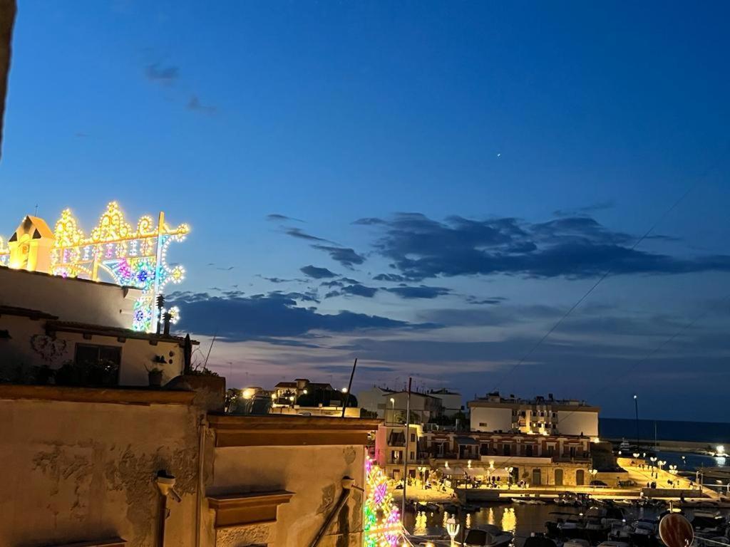Palazzo Lamantea Boutique Rooms 比谢列 外观 照片
